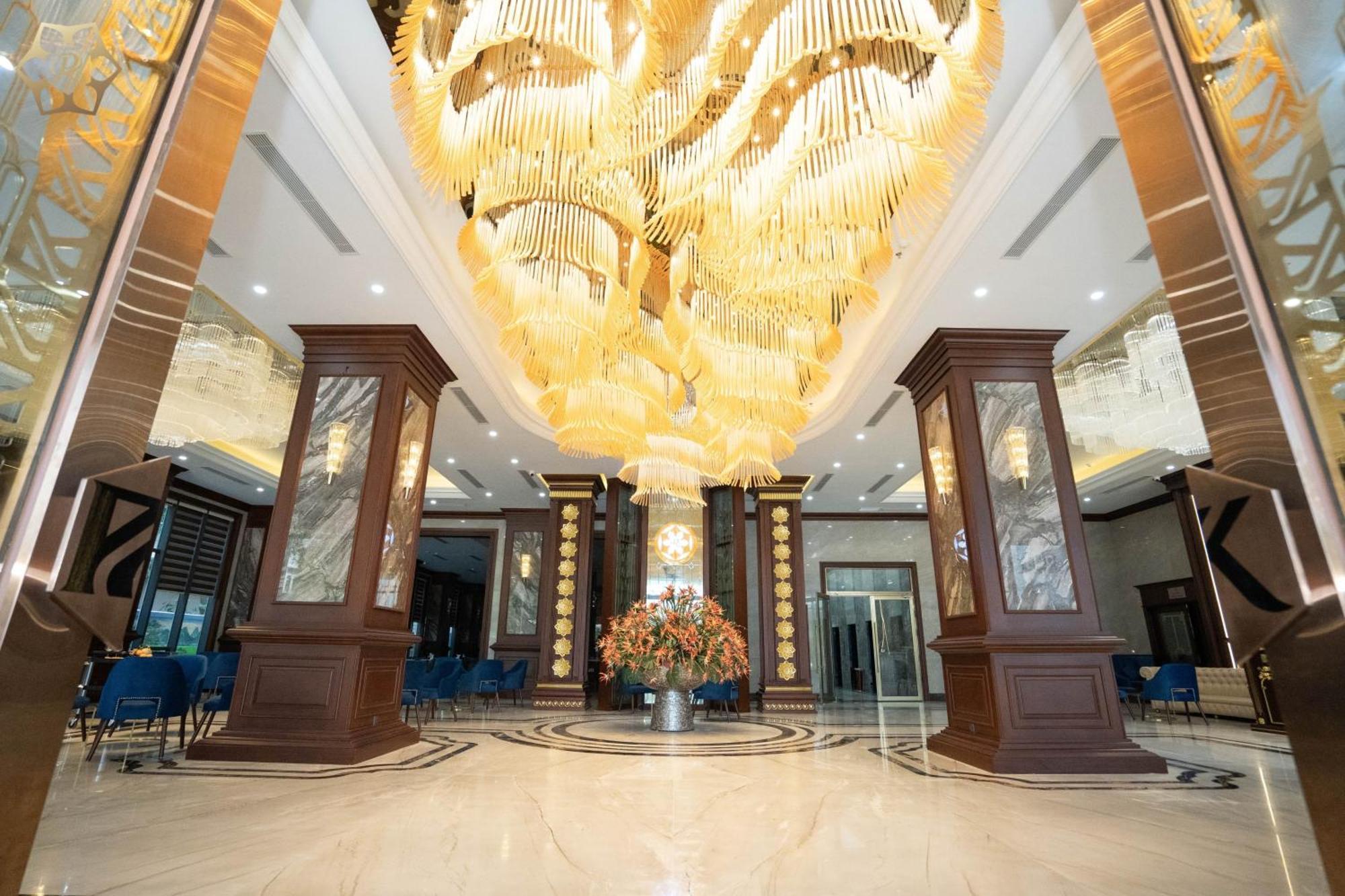 Cua Dong Luxury Hotel Vinh Exterior foto