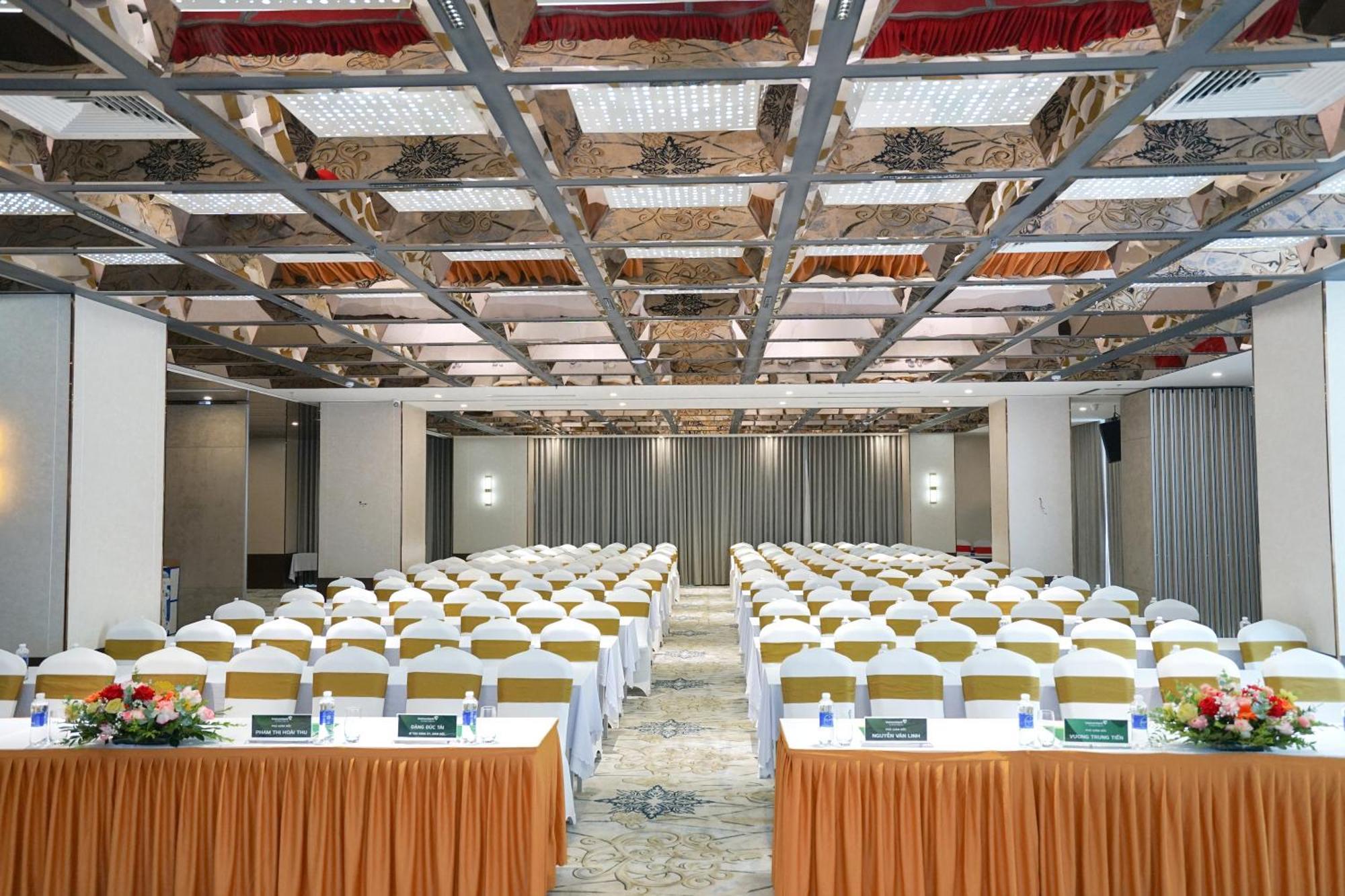 Cua Dong Luxury Hotel Vinh Exterior foto